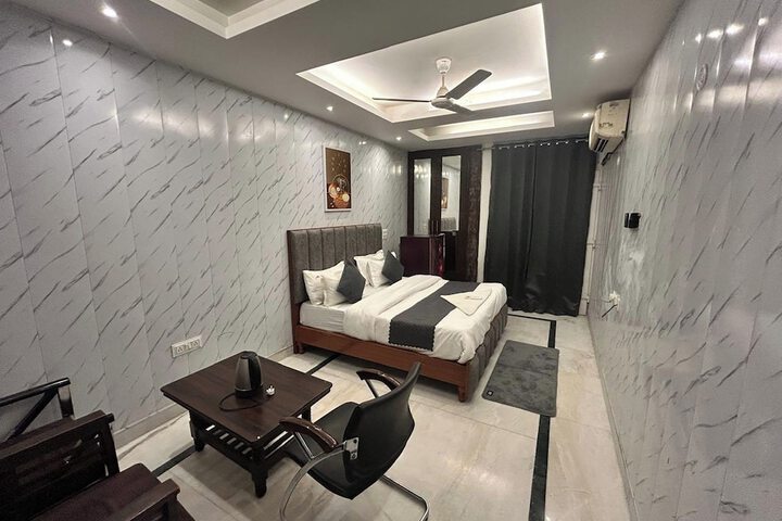 Room 3 of 26