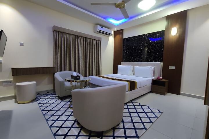 Room 8 of 21