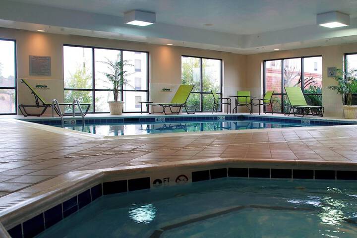 Hotel Pool