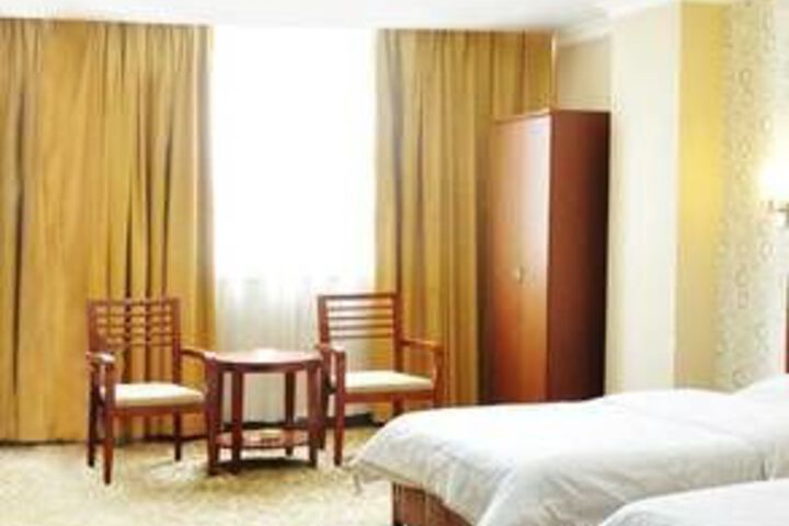 Room 28 of 41
