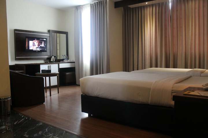 Room 5 of 57