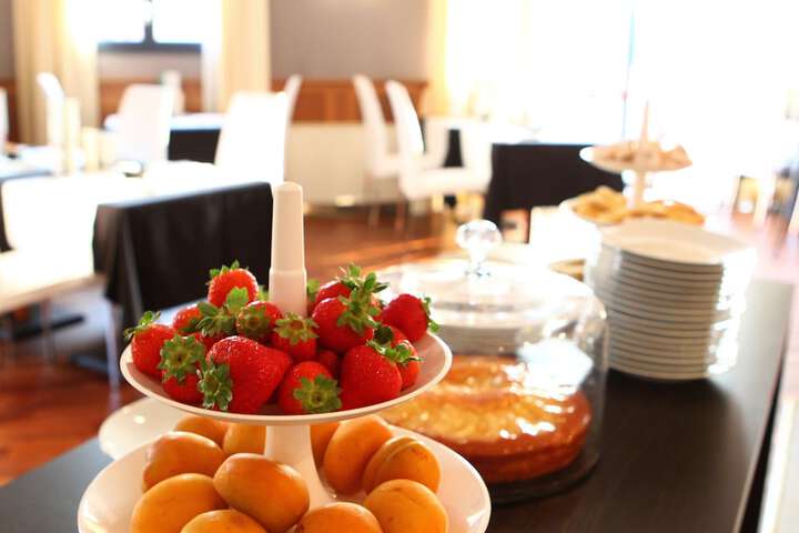 Breakfast/Coffee Service 49 of 72