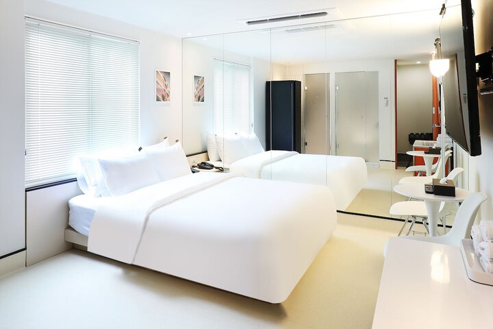 Room 21 of 40
