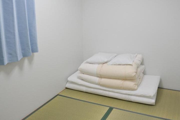 Room 7 of 28
