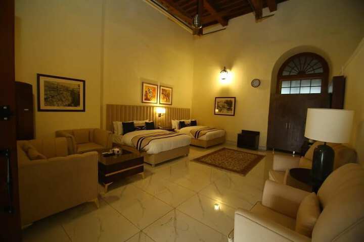 Room 15 of 31
