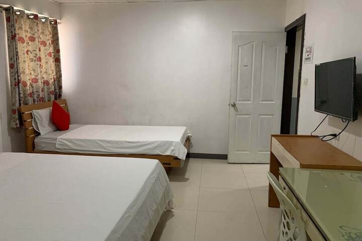 Room 8 of 37