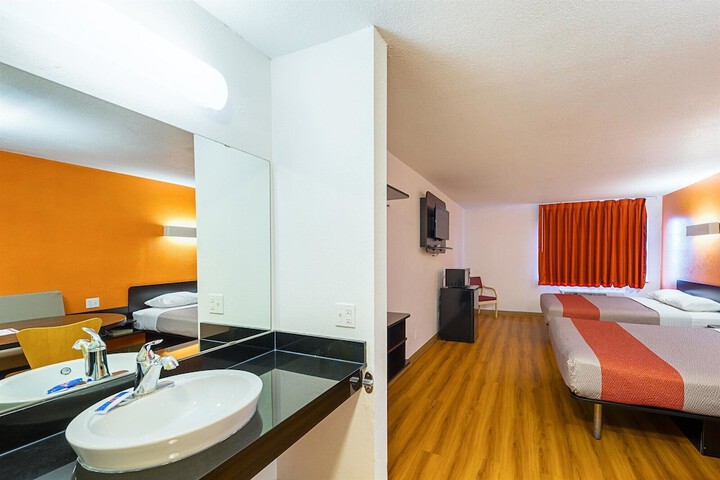 Room 29 of 45