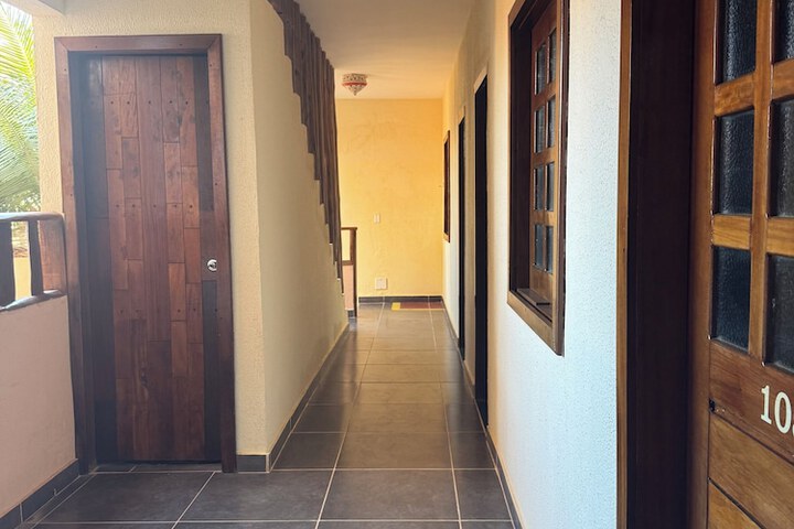 Ballroom/Hall 13 of 21