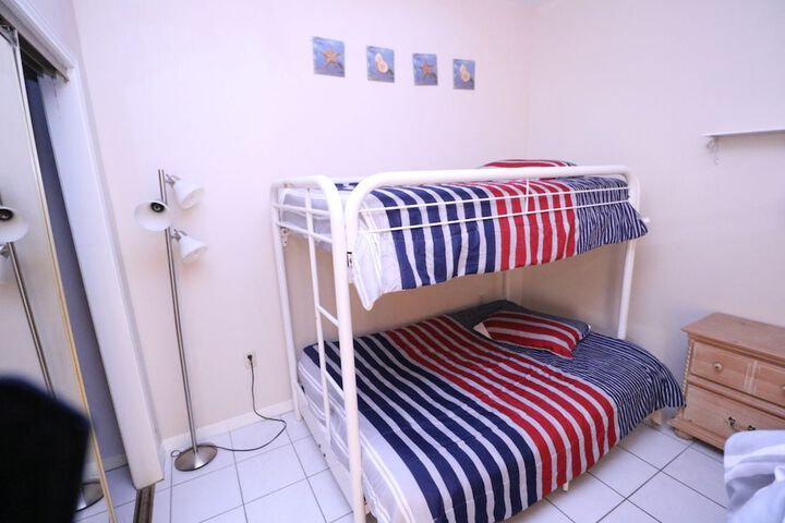 Room 4 of 20