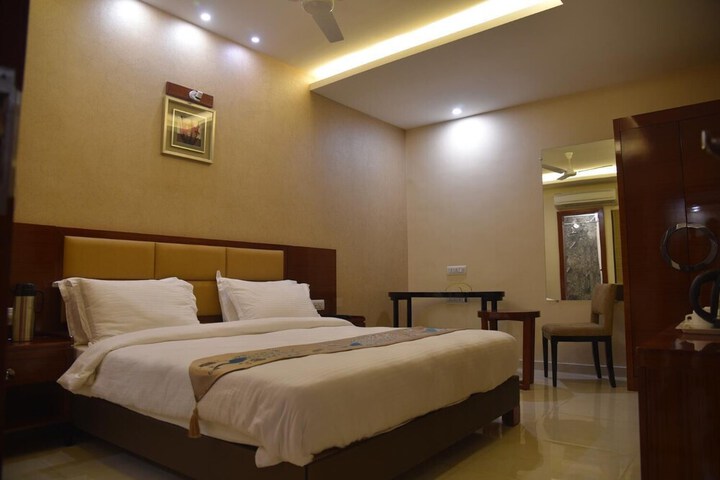 Room 14 of 40