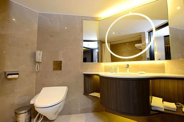 Clean Restrooms
