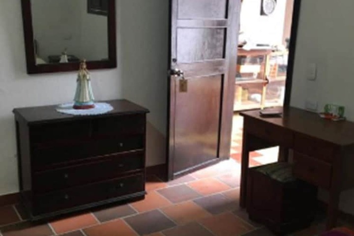 Room 7 of 14