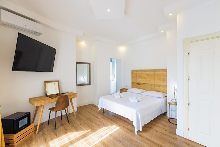 Room 6 of 36