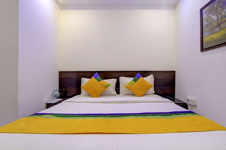 Room 15 of 27