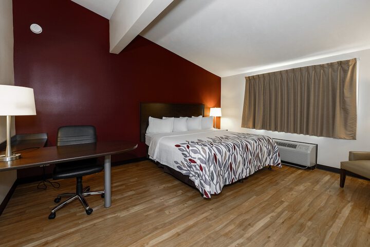 Room 12 of 32