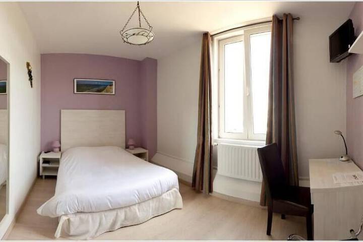 Room 16 of 34