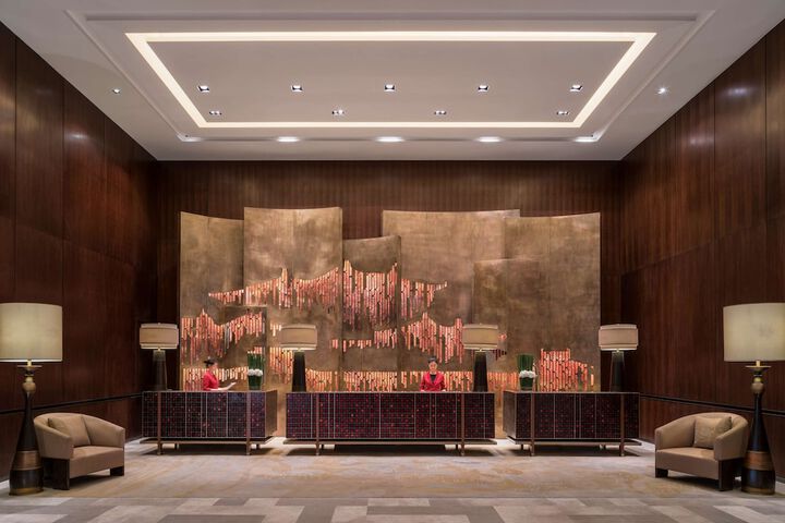 Entrance & Lobby
