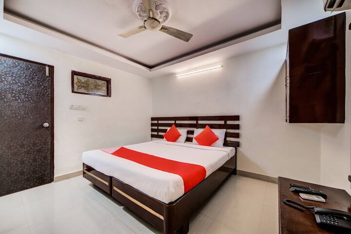 Room 16 of 27