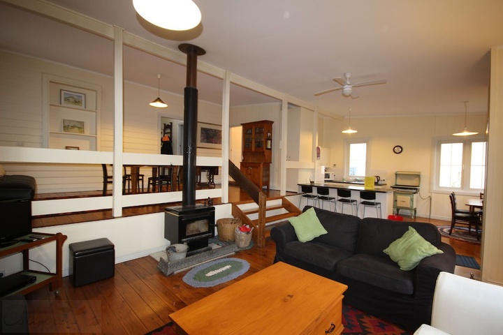 Room 4 of 11