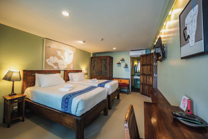 Room 16 of 129