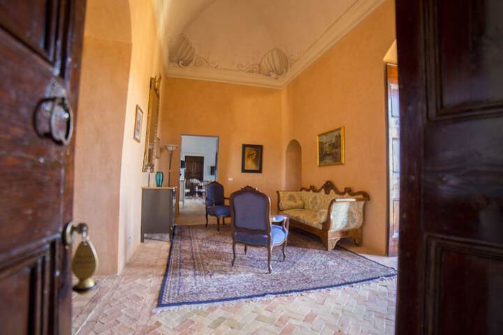 Room 9 of 47