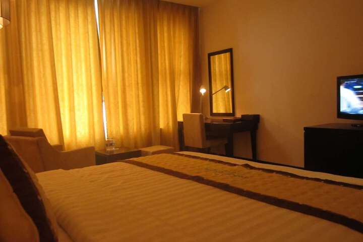 Room 8 of 47