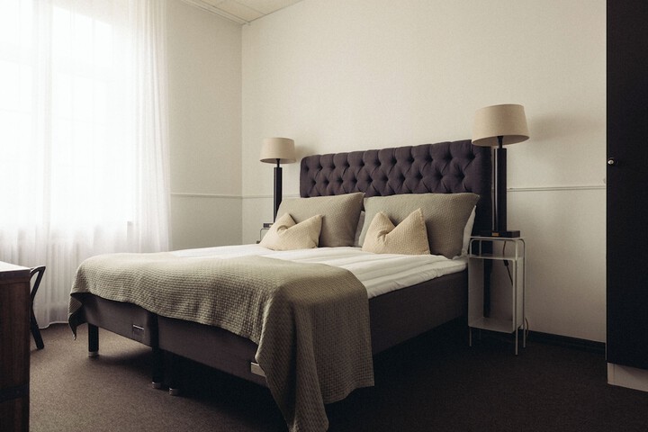 Room 10 of 86
