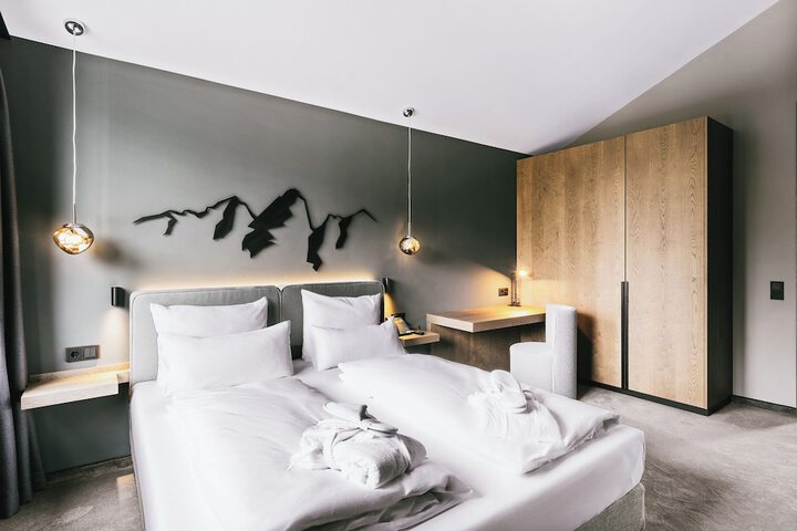 Room 2 of 158