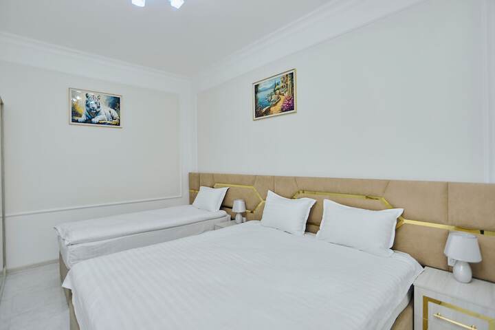 Room 9 of 29