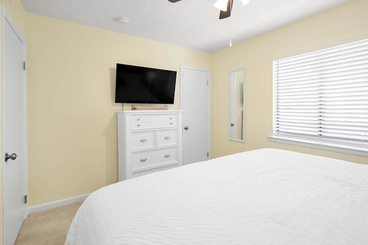 Room 6 of 50
