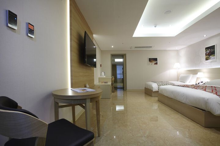 Room 56 of 78