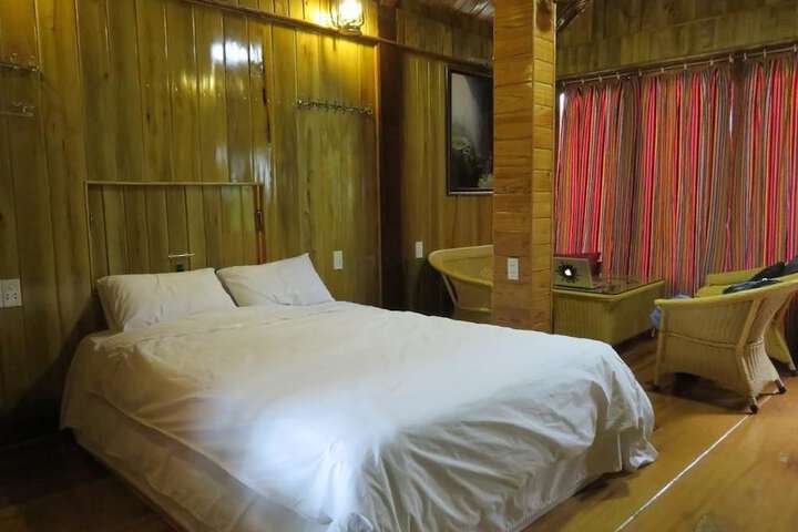 Room 5 of 40