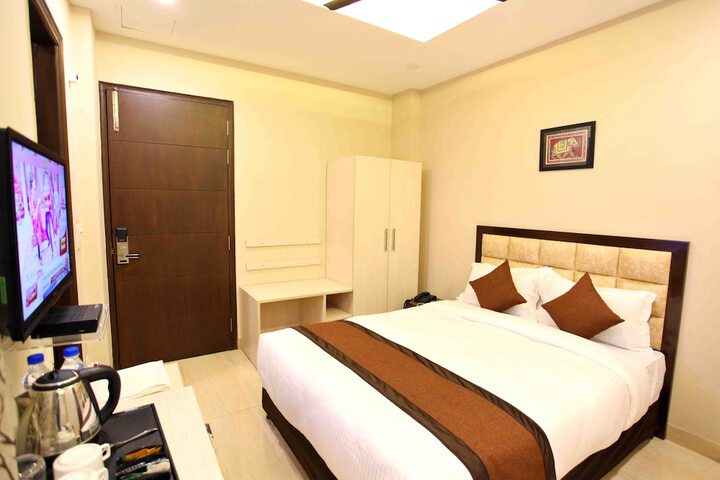 Room 7 of 60