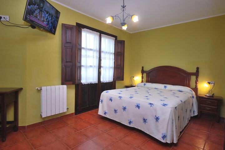 Room 10 of 37
