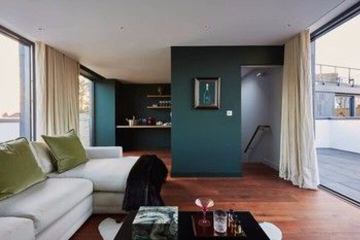 4 Bedroom House in Battersea Sleeps 7