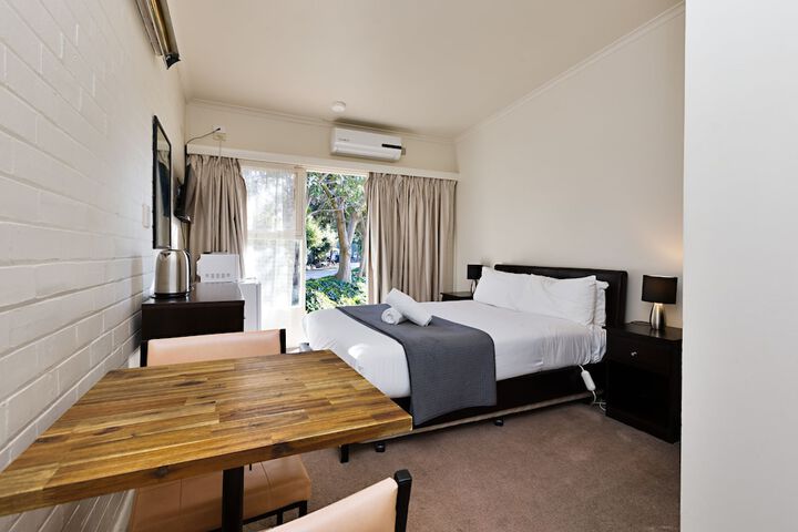 Room 3 of 39