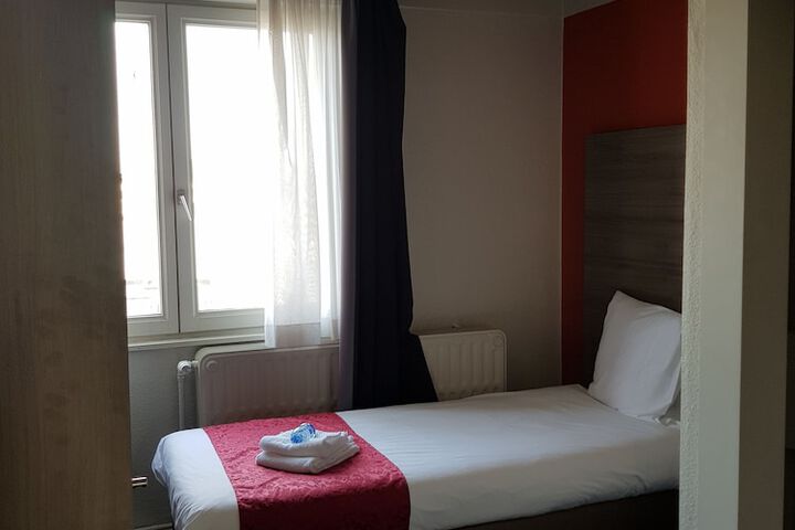 Room 22 of 64