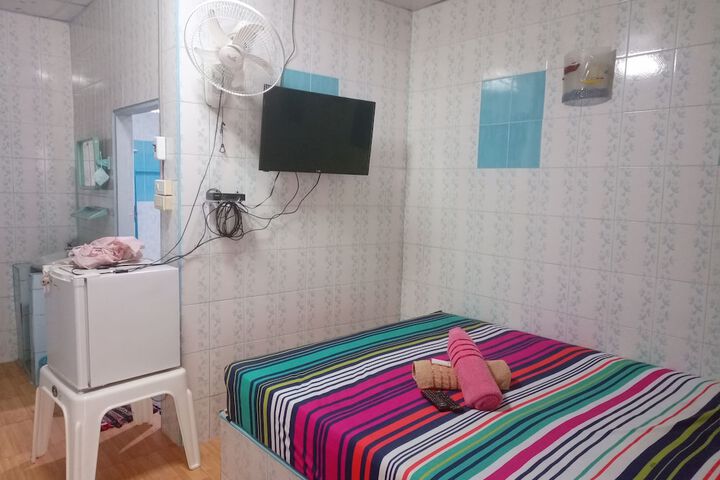 Room 5 of 36