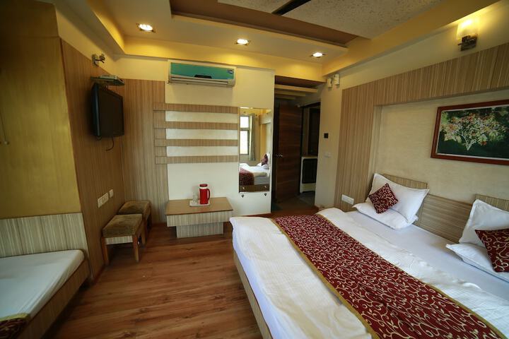 Room 9 of 57