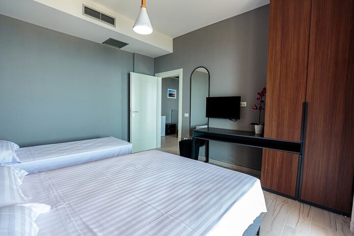 Room 46 of 111