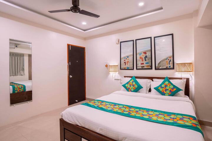 Room 12 of 31