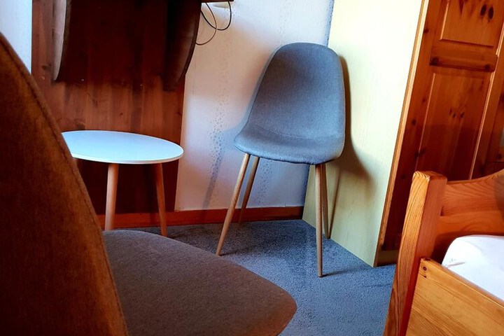 Room 10 of 48