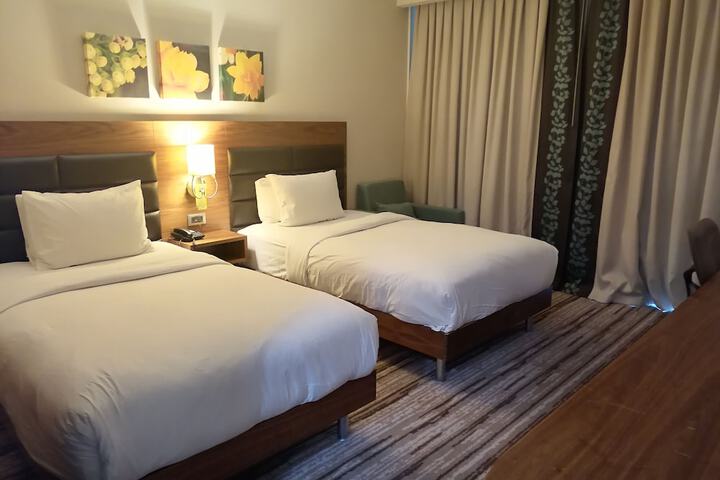 Room 9 of 49