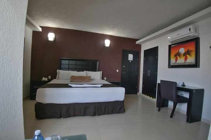 Room 15 of 38