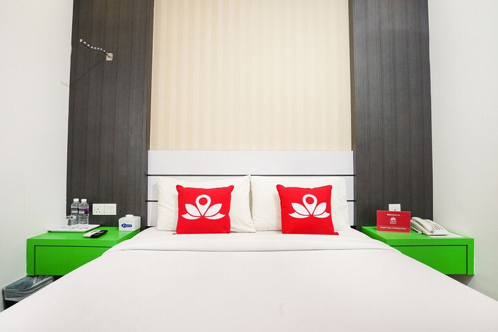 Room 4 of 19