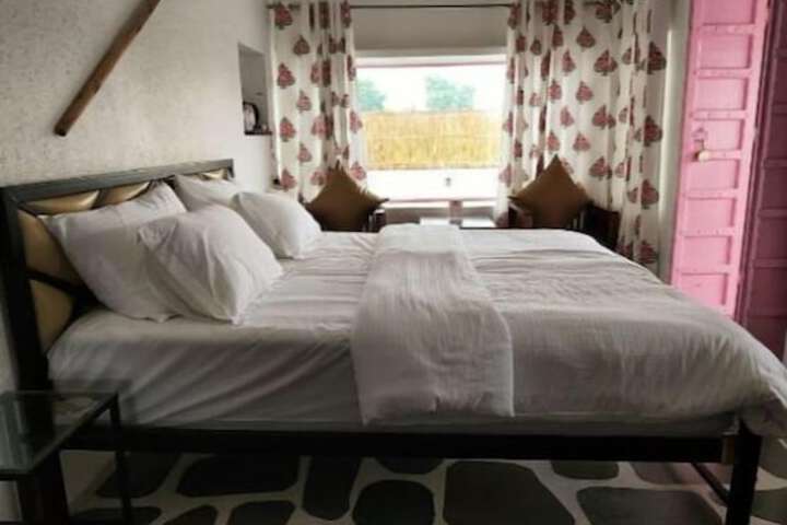 Room 9 of 19