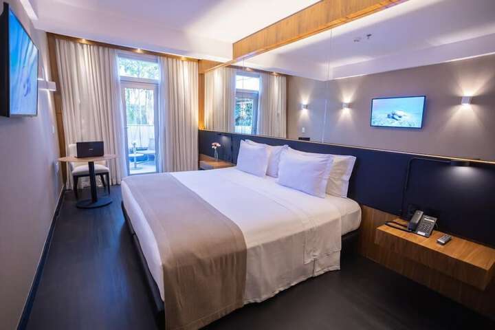 Room 9 of 32