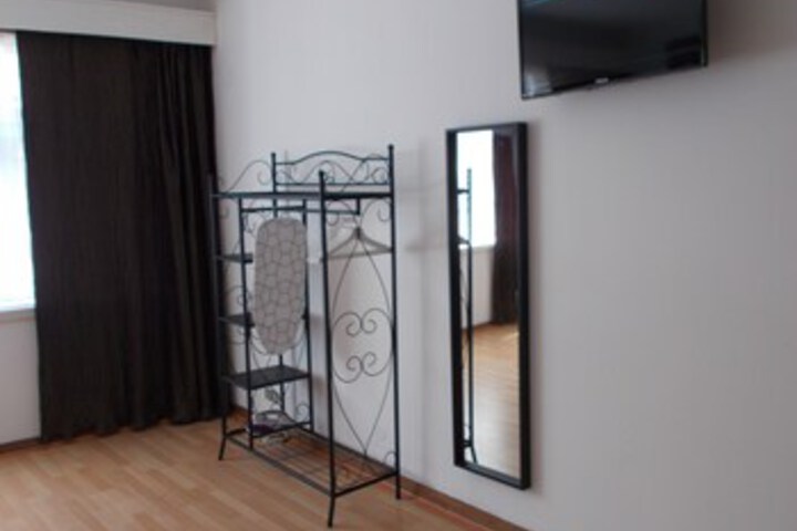 Room 30 of 32