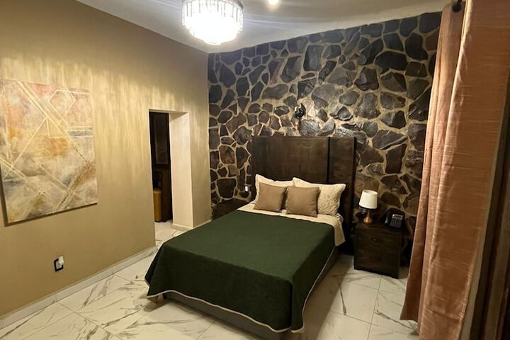 Room 7 of 27