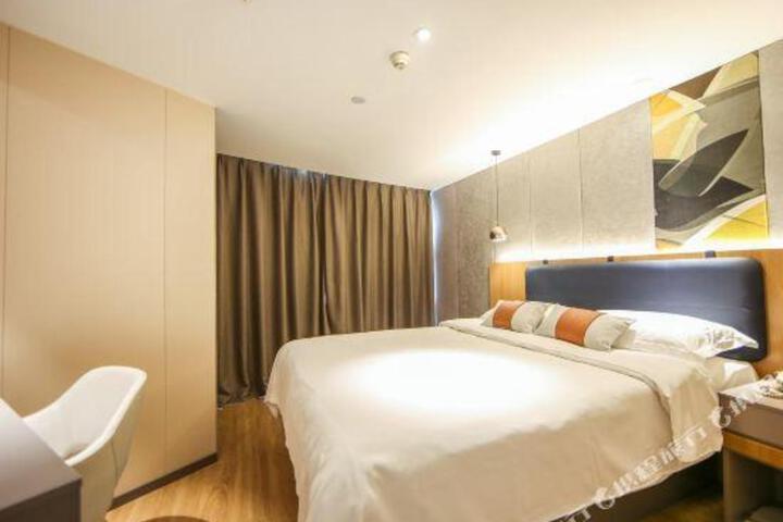 Super 8 (Hangzhou Binjiang Xingguang Avenue)